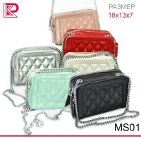 Сумочка женская маленькая на плечо, глянец, прострочка, цвета: в ассортименте